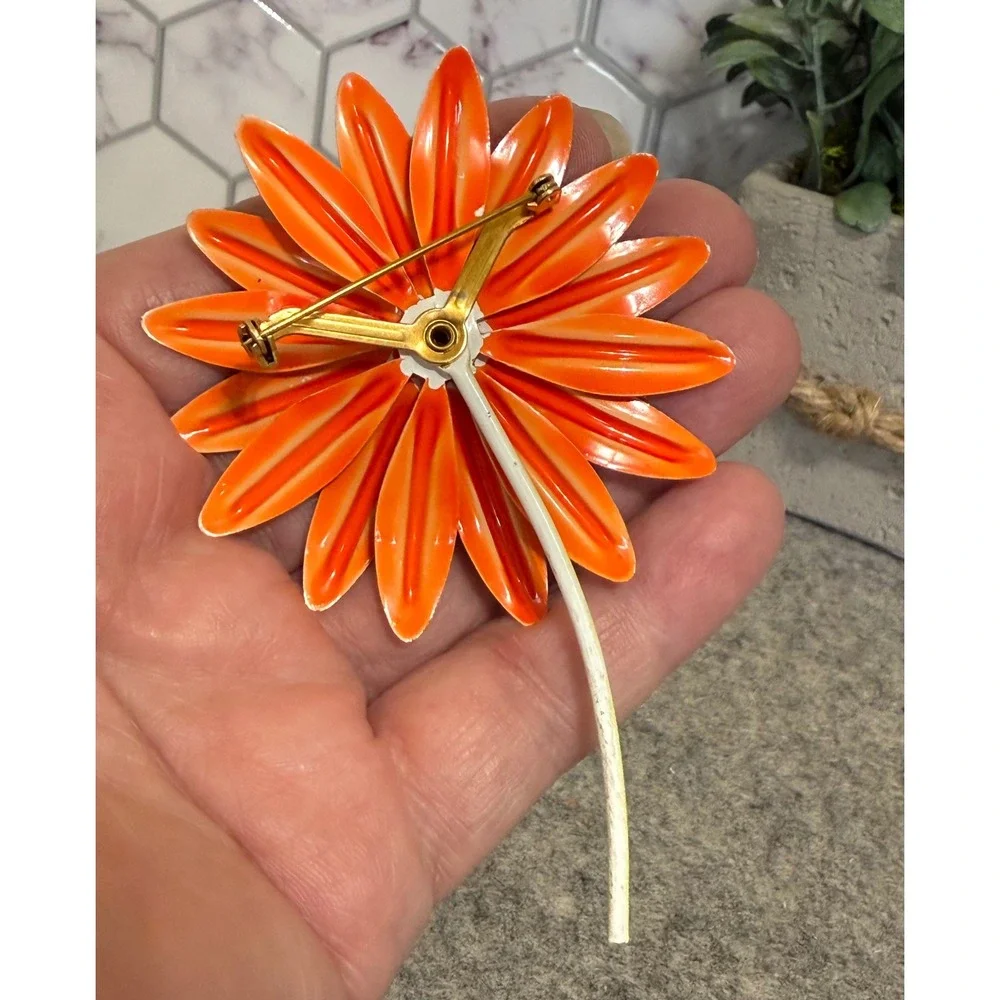 N/A vibrant orange